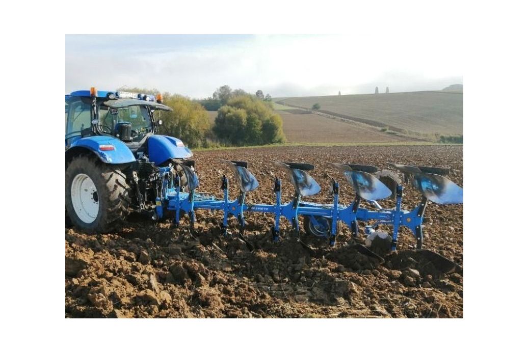 Guide stock pièces charrue agricole